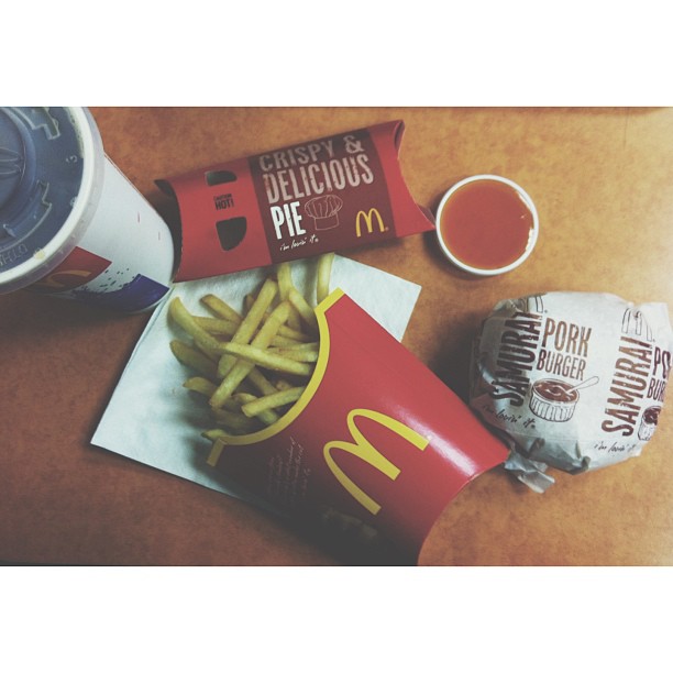 McDonald's (แมคโดนัลด์)