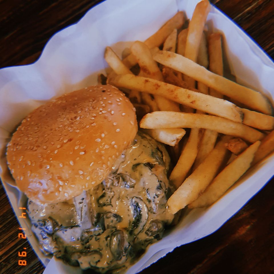 mushroom beef burger 