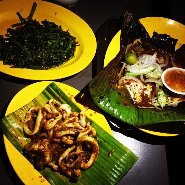 #sotong #stingray #yum #food #foodies #foodporn #sinful #singapore #dinner #ecp #fish #vegetables #chilli #spicy #barbeque #hawker #local #authentic